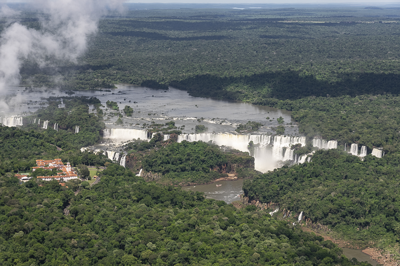 Igua&ccedil;u Falls