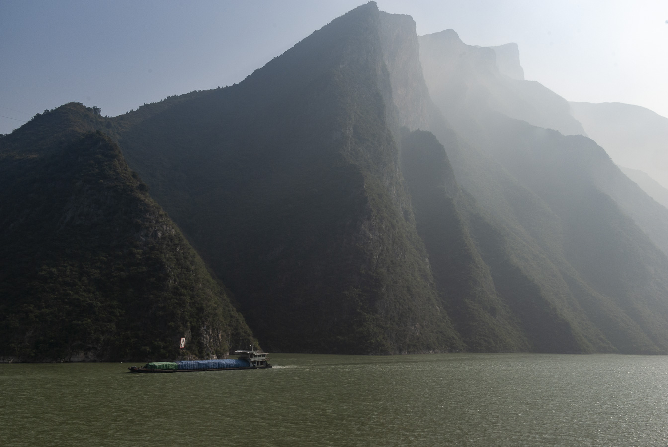 Pollution on the Yangtse