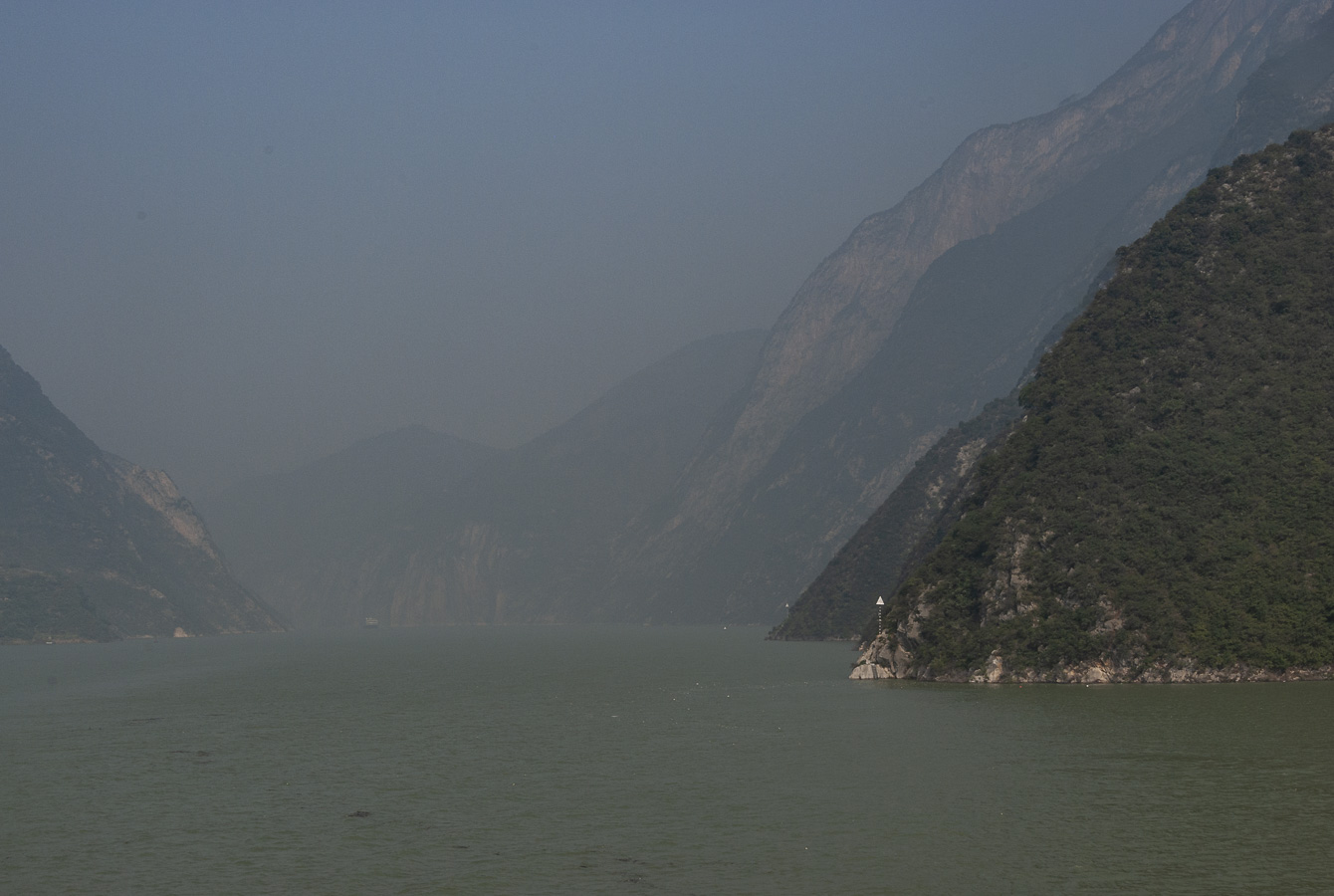 Pollution on the Yangtse
