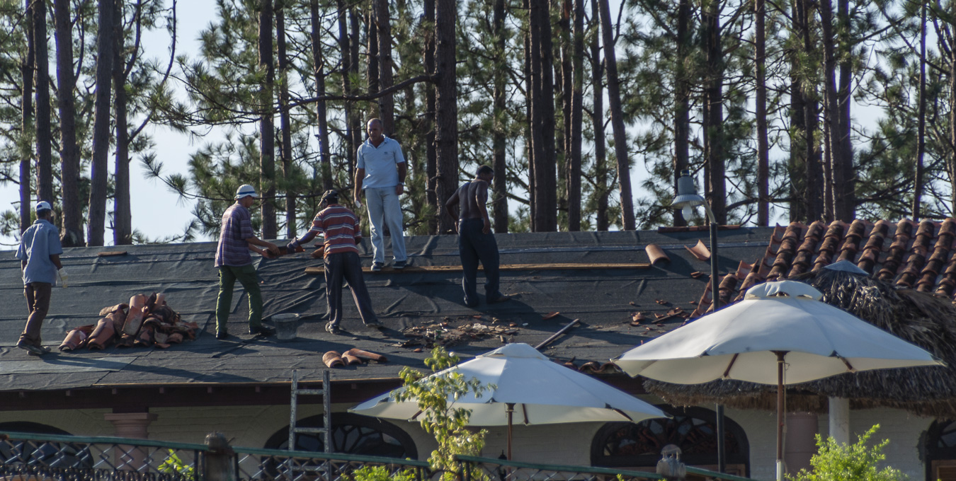 Cuban Repairs -Viñales