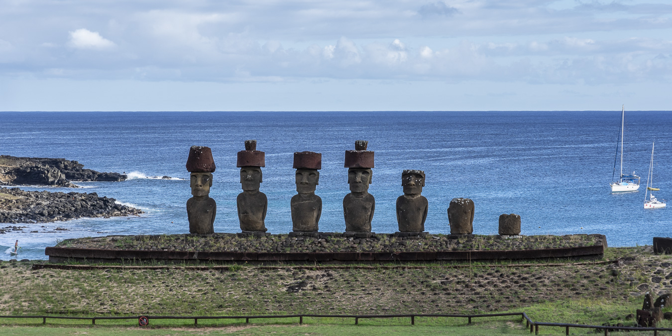 Moai - Ahu Nau Nau