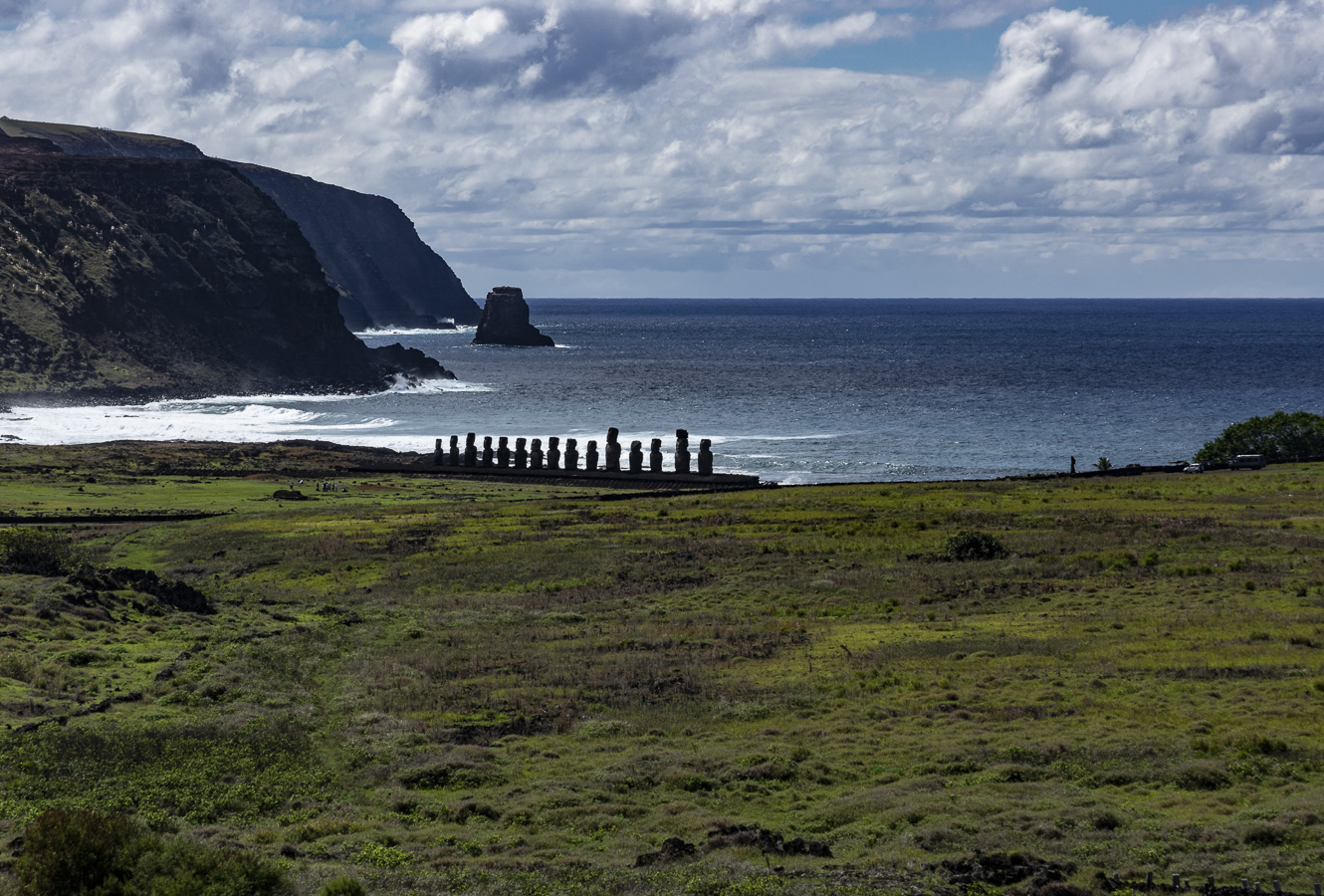 Moai - Ahu Tangariki