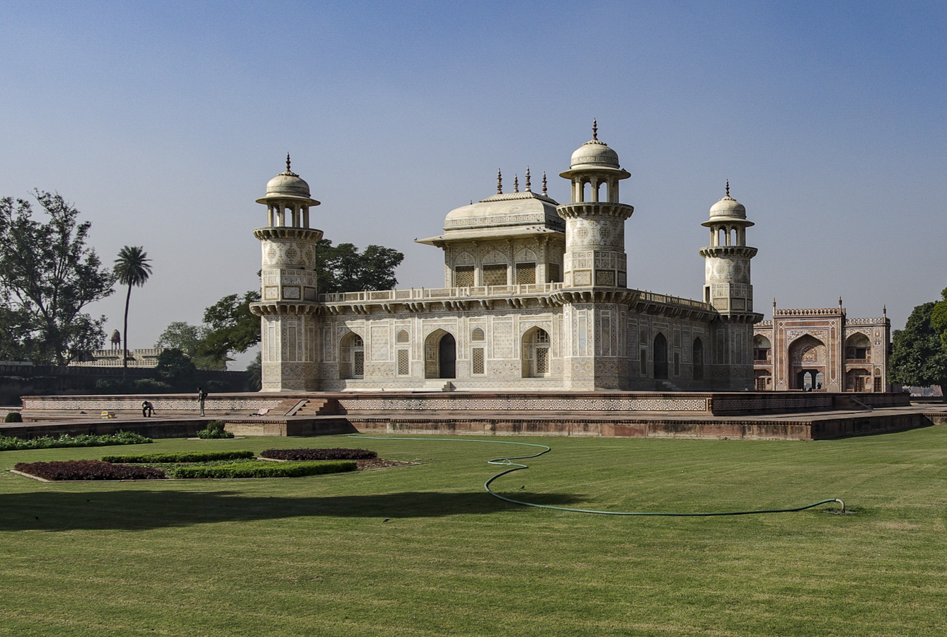Daula Mausoleum