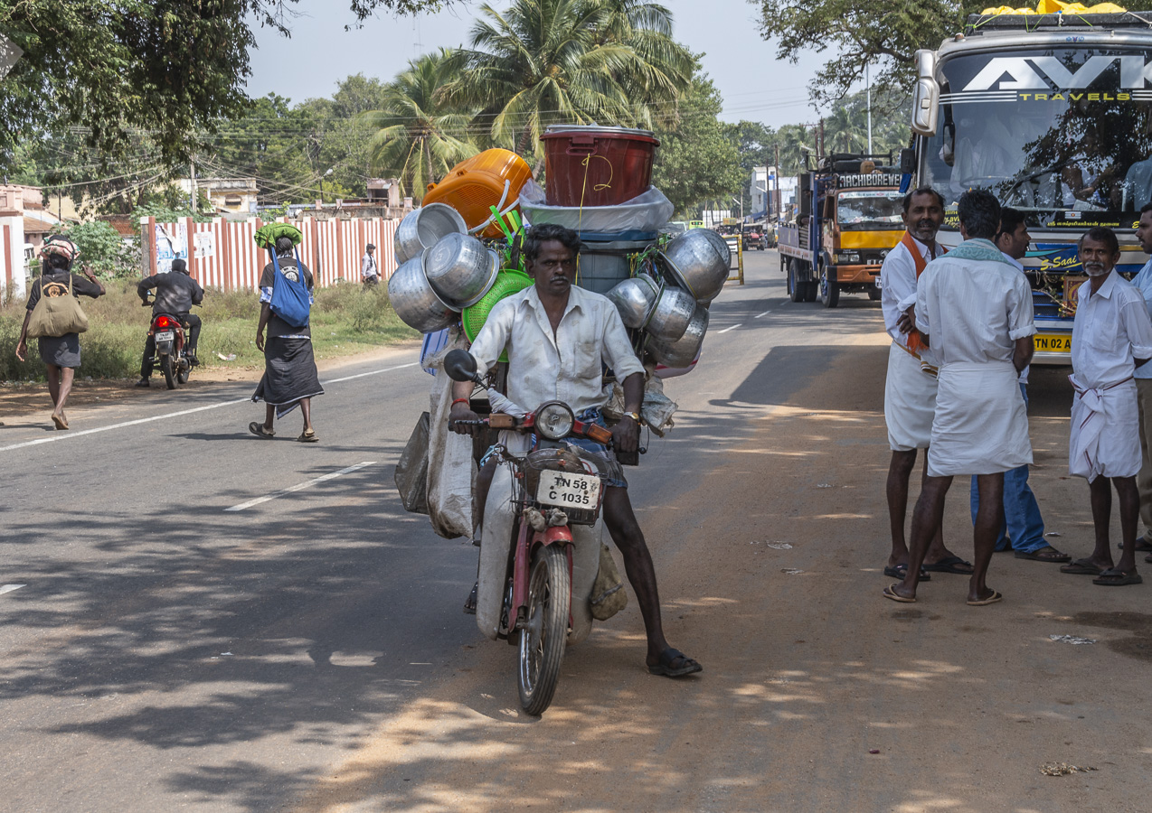 The Pot Man En Route Madurai to Thekkady