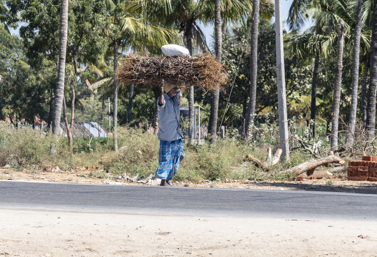 Deliveries - en Route to Mysore