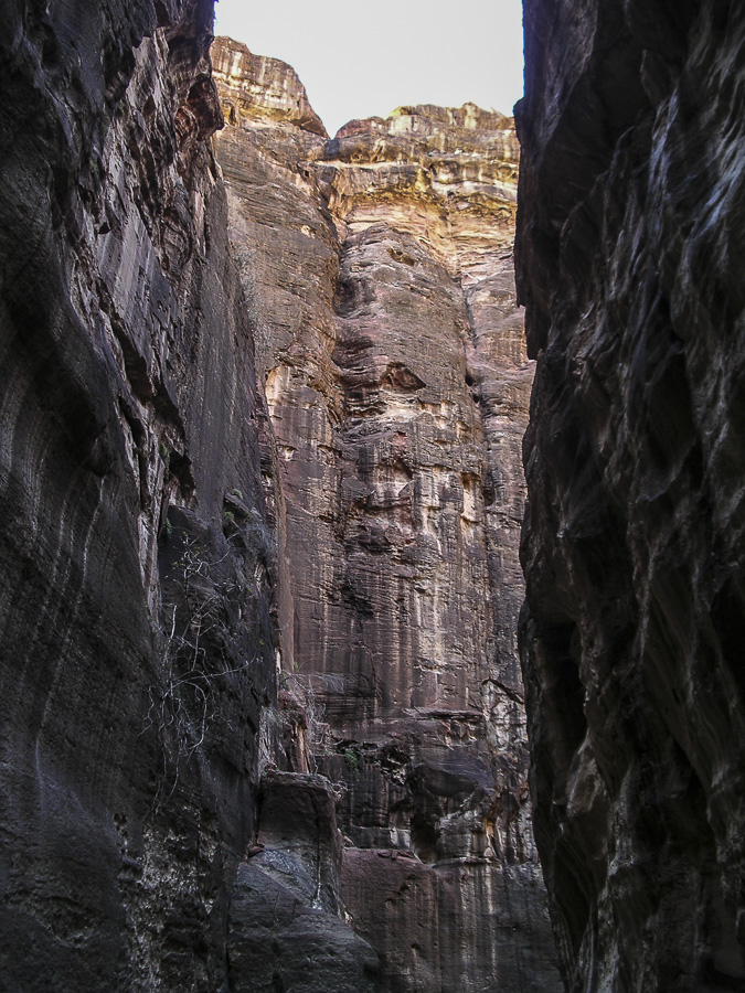 Al Siq - Approach to Petra