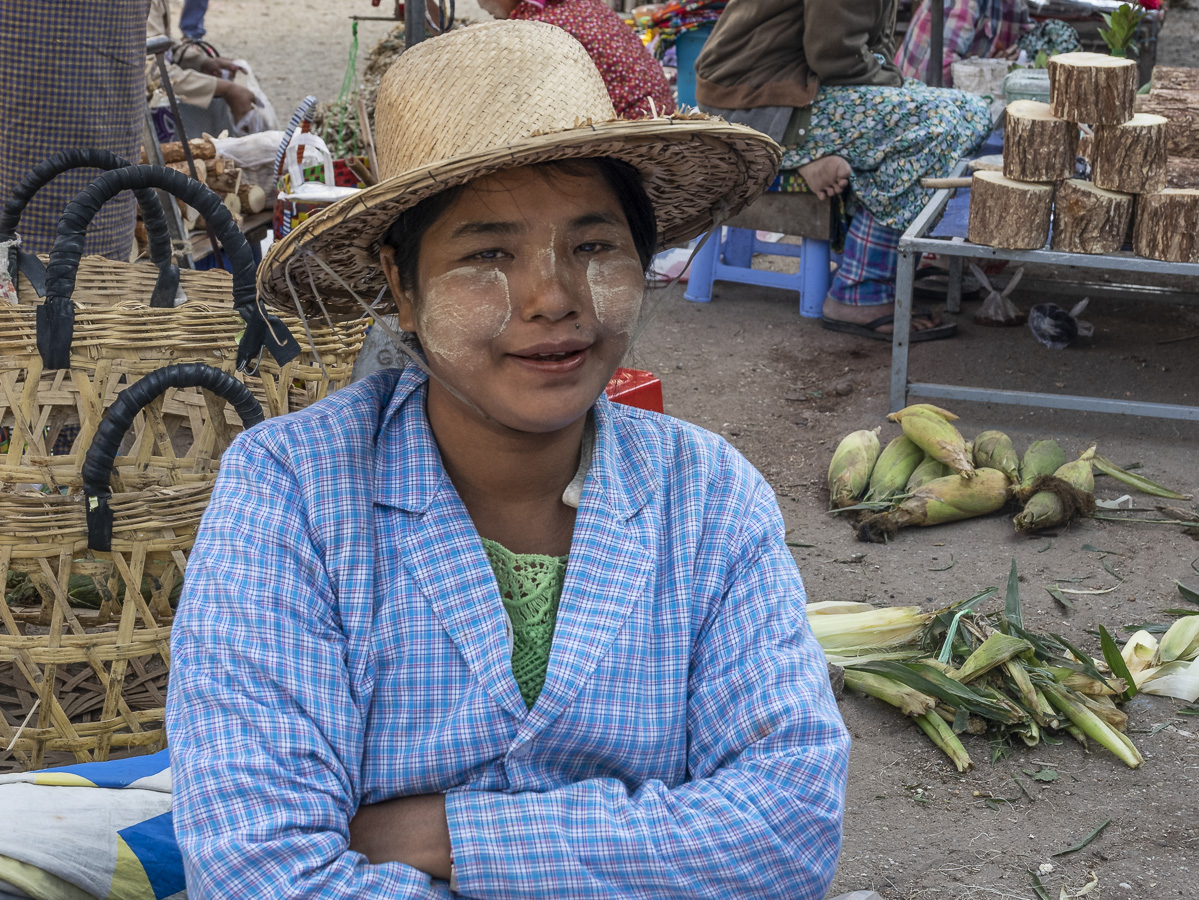 Market in Myanaung