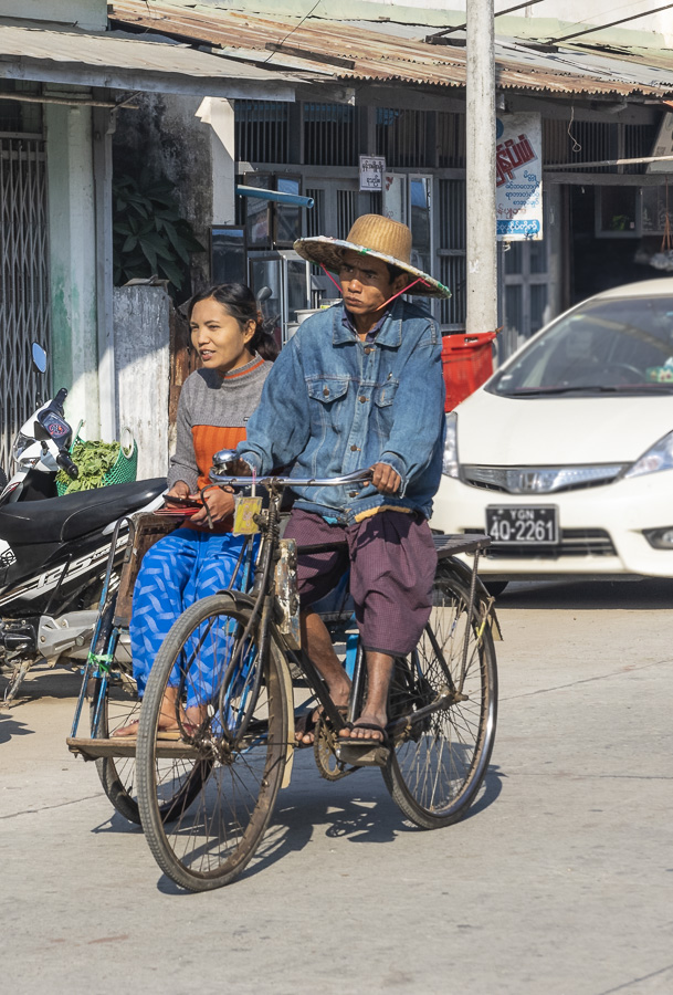 Market in Myanaung