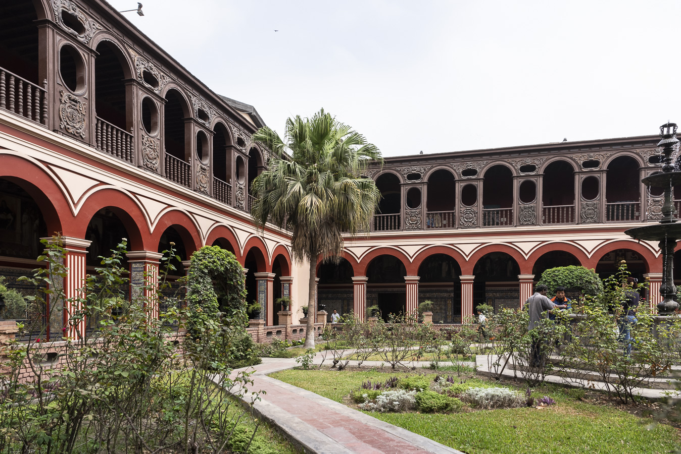 Cloisters in Convento Santo Domingo