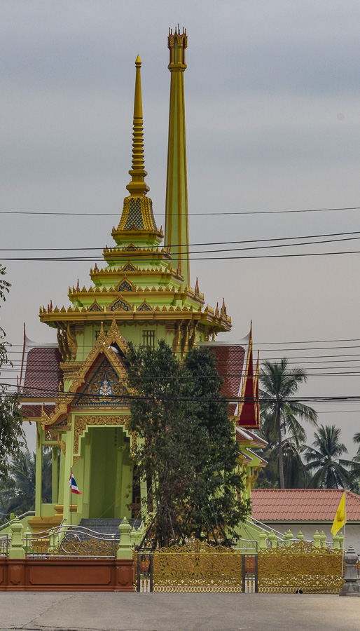 Wat Rat Prakhong Tham Temple